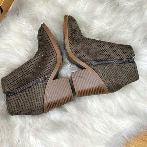 Soda Tarpon Faux Suede Mesh Perforated Chunky Heel Gray Taupe Ankle Boots - Picture 11 of 15